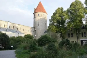 Tempat Wisata Bersejarah di Estonia yang Wajib Dikunjungi